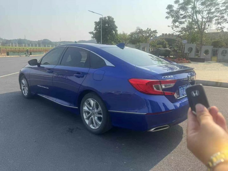 东莞19年本田雅阁8