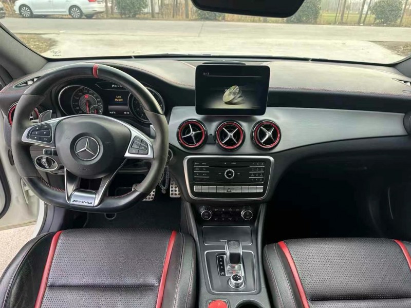 徐州17年奔驰AMG3