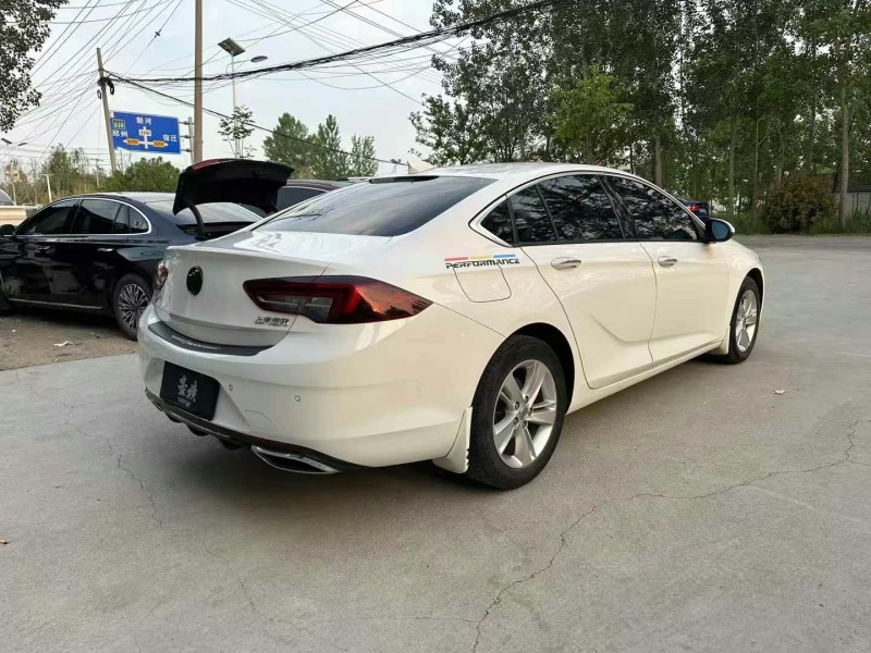 徐州19年别克君威8