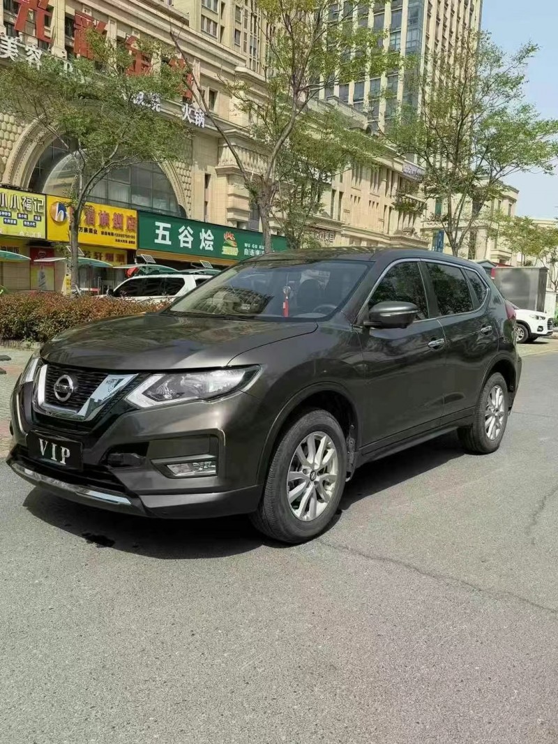 襄陽18年日產奇駿3