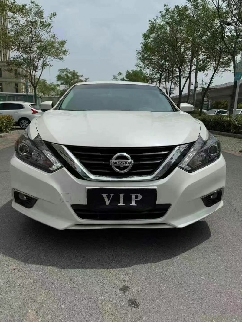 襄陽17年日產天籟1