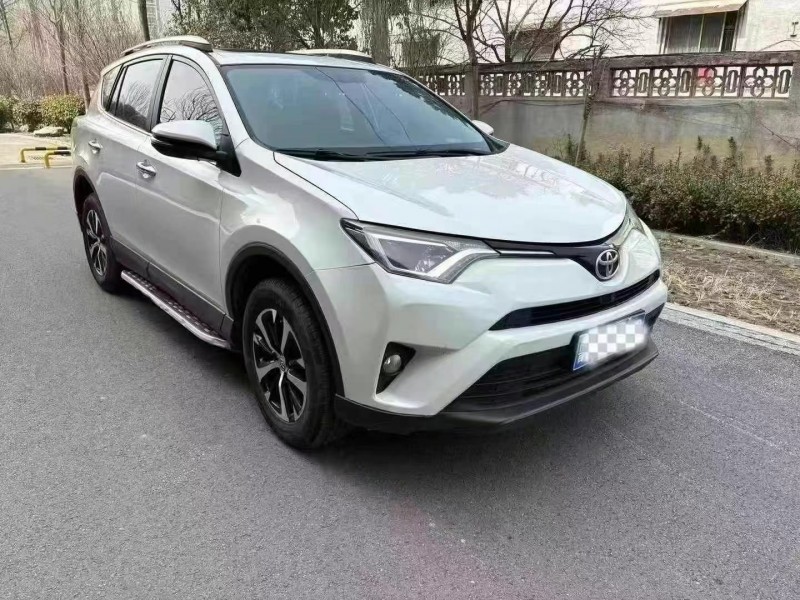 濱州17年豐田RAV42