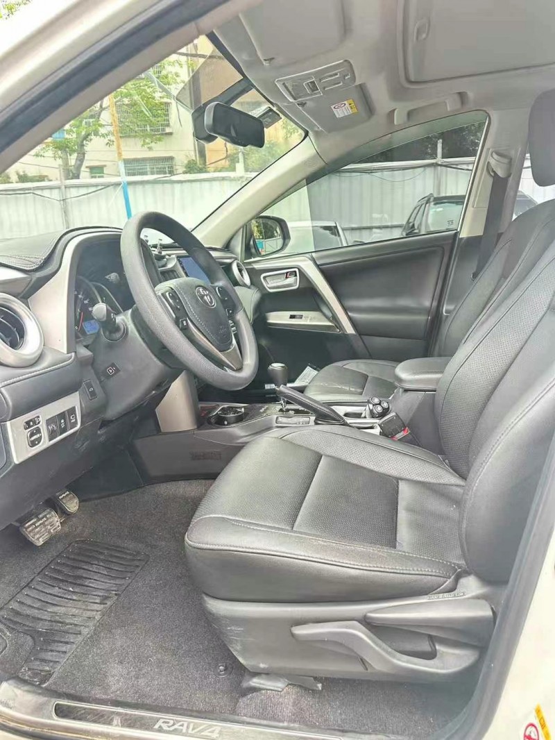 广州18年丰田RAV4荣放3