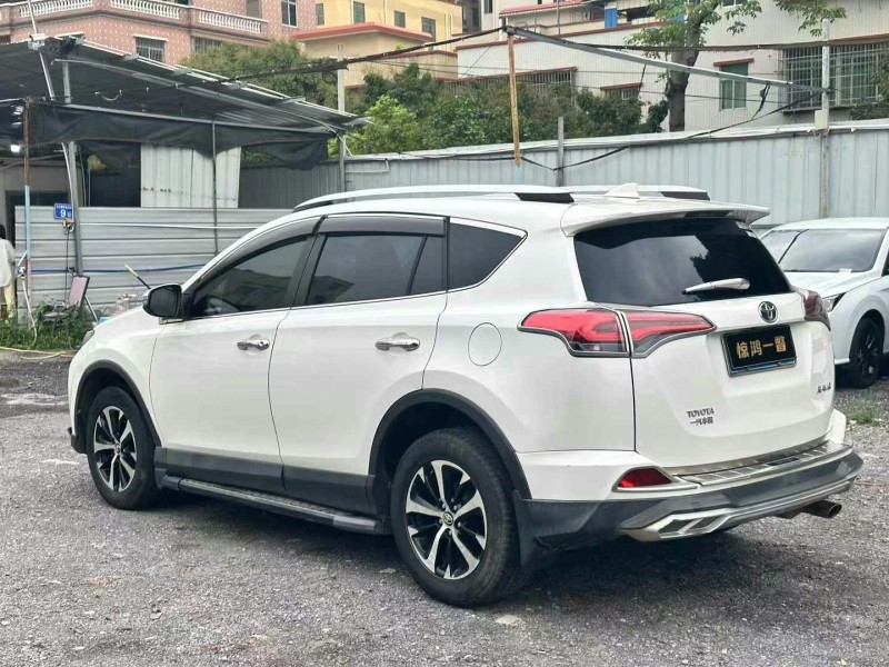 广州18年丰田RAV4荣放5