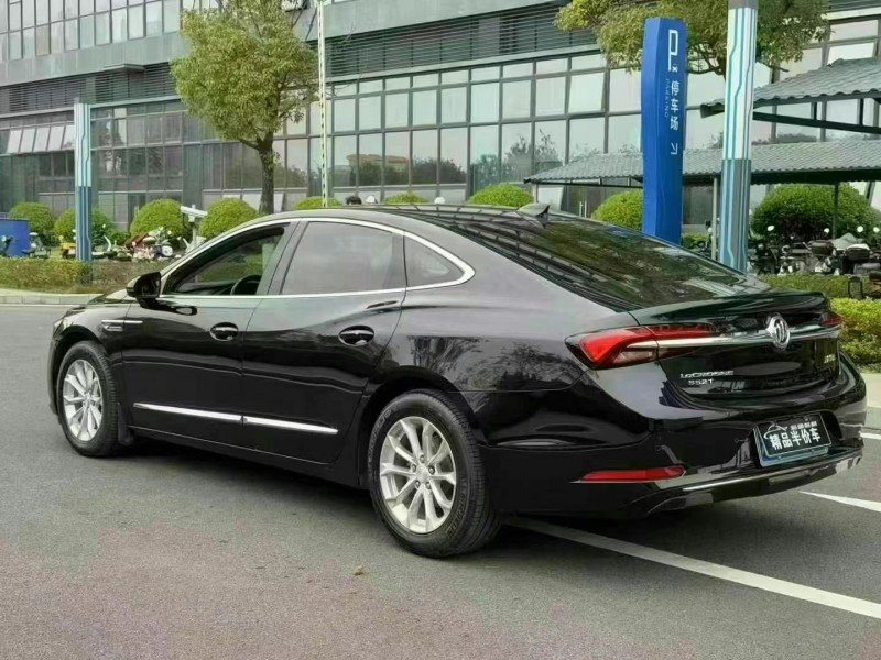 东莞21年别克君越8