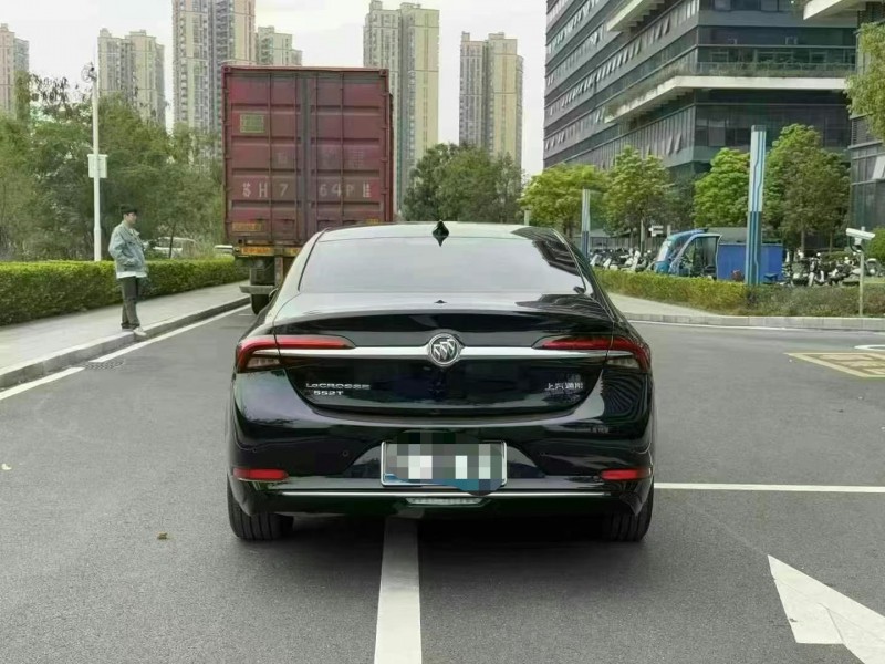 东莞21年别克君越9