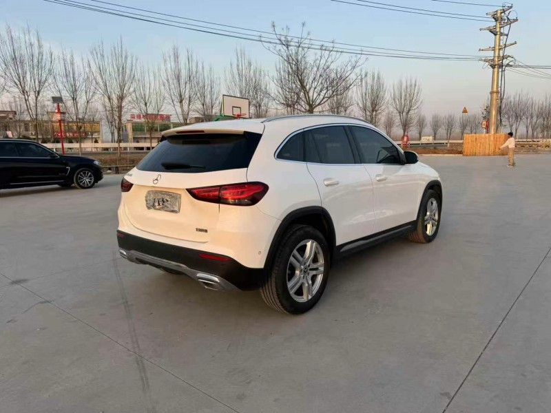 徐州21年奔驰GLA8