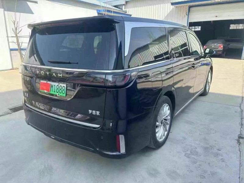 青島24年嵐圖汽車夢想家3
