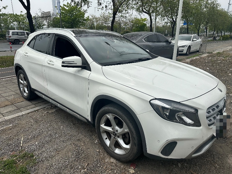 广州18年奔驰GLA3