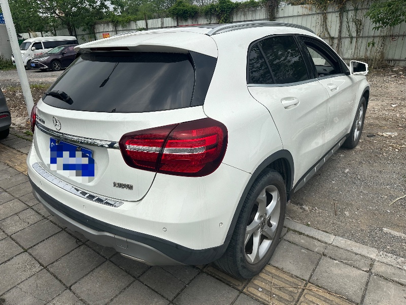广州18年奔驰GLA8