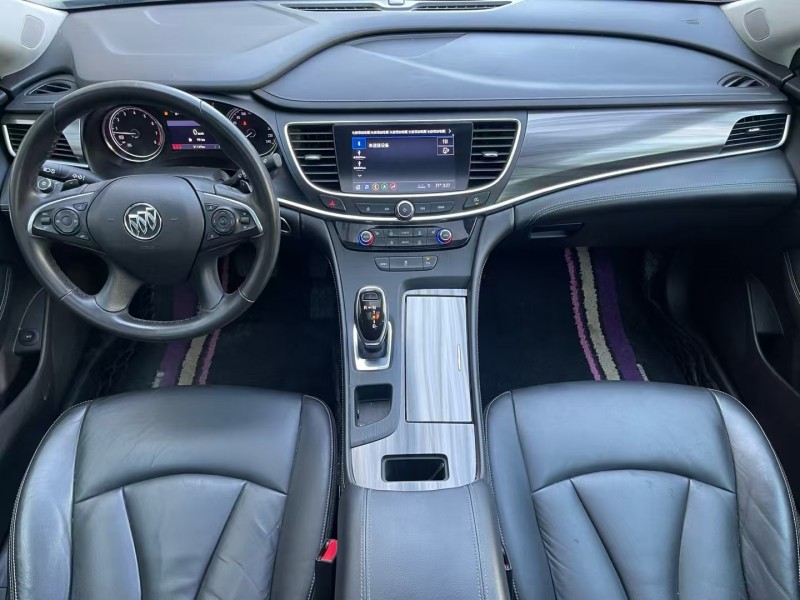 济宁20年别克君越5