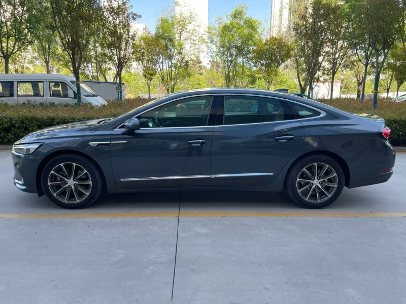 济宁20年别克君越8