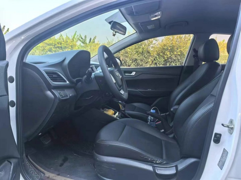 廣州18年現代悅納7