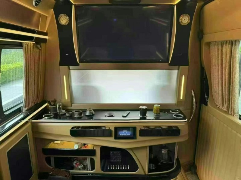 东莞16年奔驰斯宾特5