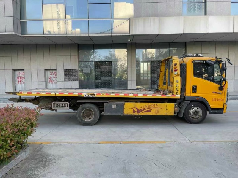 濟寧23年卡車系列重汽豪沃8