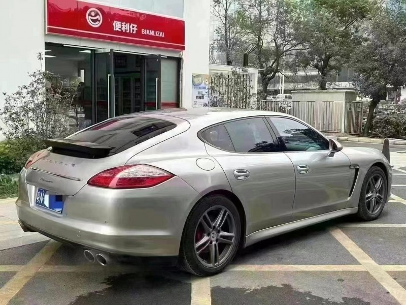 深圳12年保时捷帕拉梅拉7