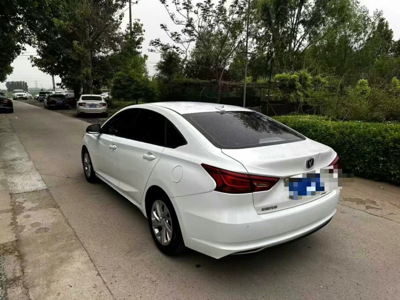 保定18年長安汽車CC4