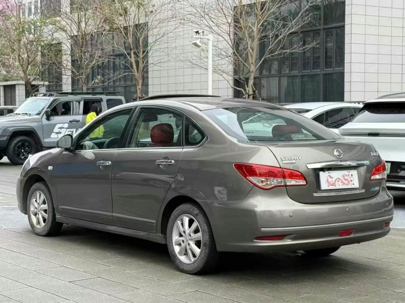 佛山18年日產軒逸8
