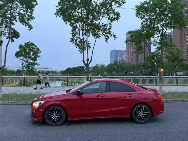 宜昌17年奔馳CLA8