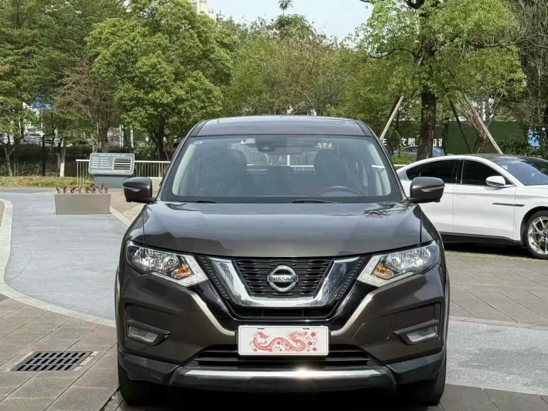 佛山20年日產奇駿1