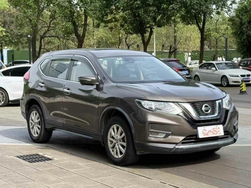 佛山20年日產奇駿3
