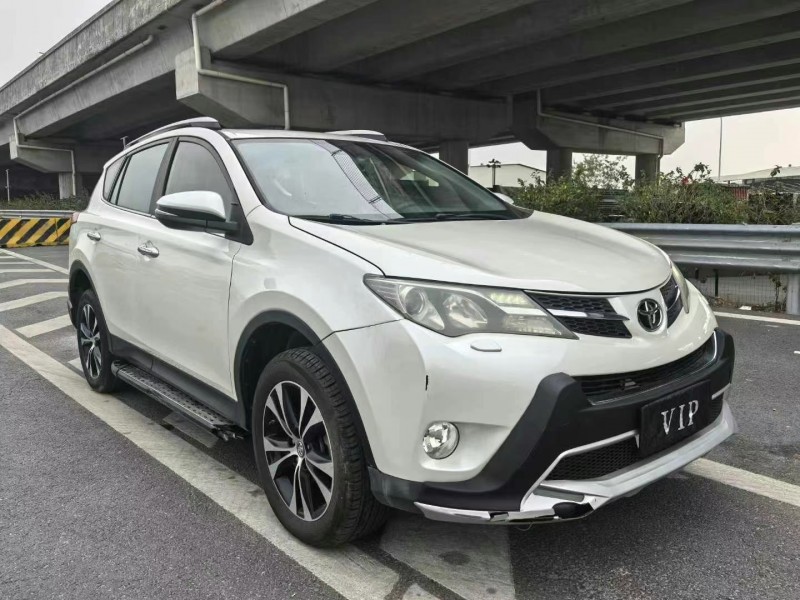 广州15年丰田RAV42
