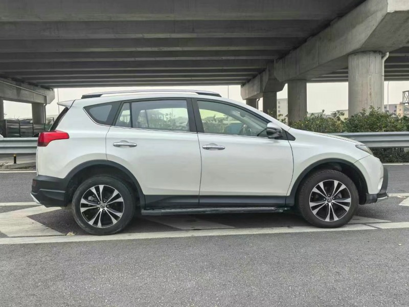 广州15年丰田RAV44