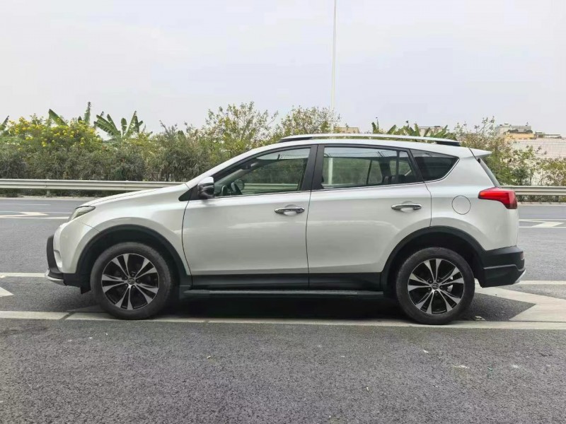 广州15年丰田RAV46