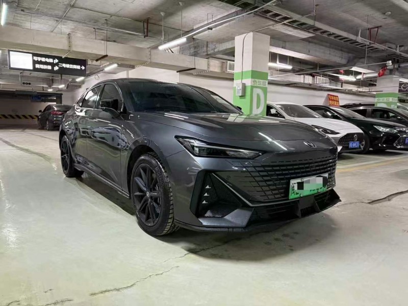成都23年長安汽車UNI9