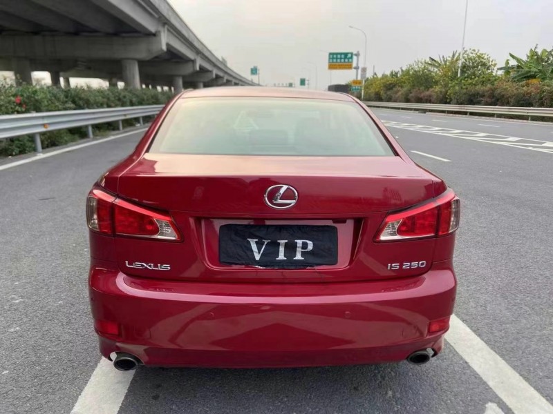 广州11年雷克萨斯IS6