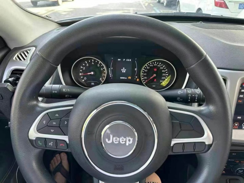 重慶20年Jeep指南者3