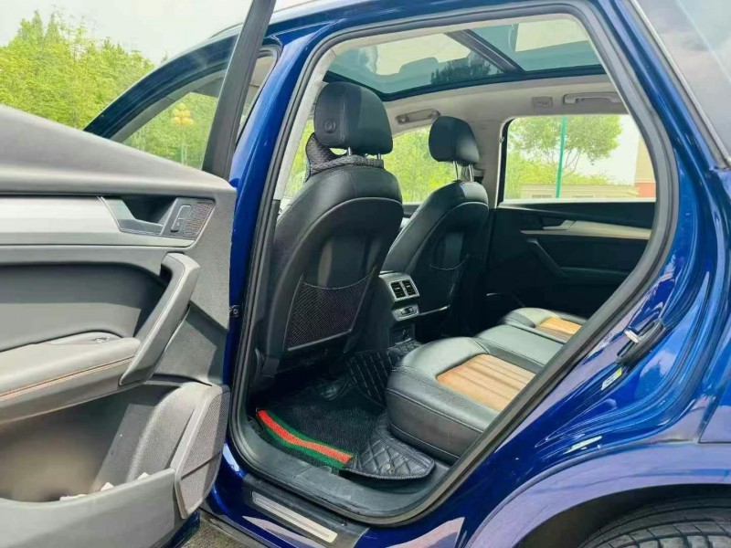 青岛20年奥迪Q56