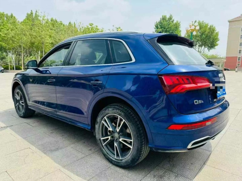 青岛20年奥迪Q58