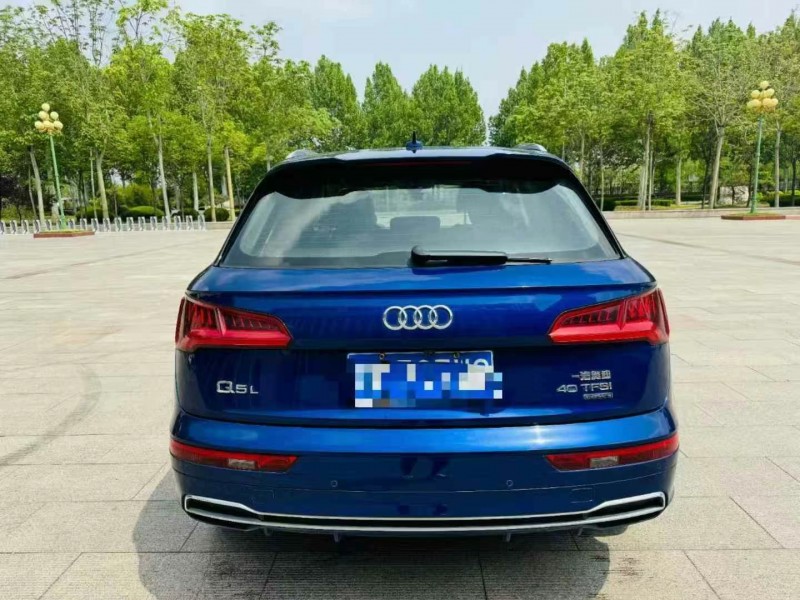 青岛20年奥迪Q59