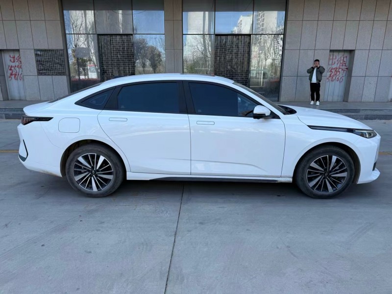 濟寧24年長安汽車啟源7