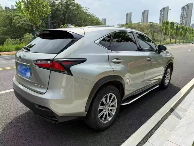 恩施17年雷克薩斯NX8