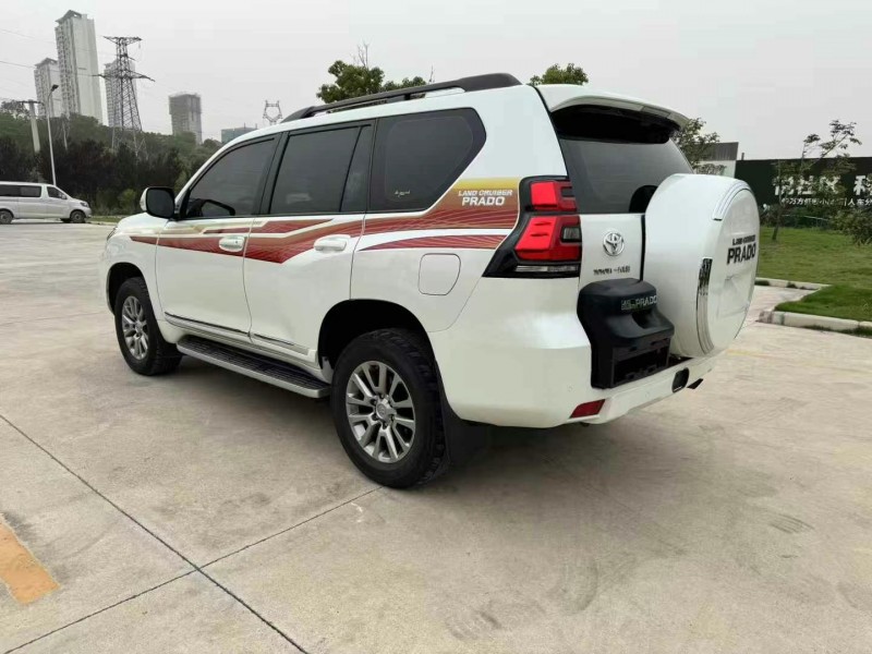 南京18年豐田普拉多8