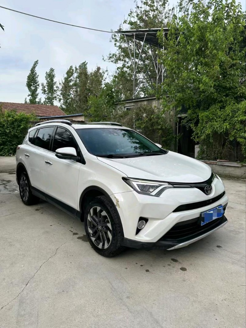 泰州18年丰田RAV42