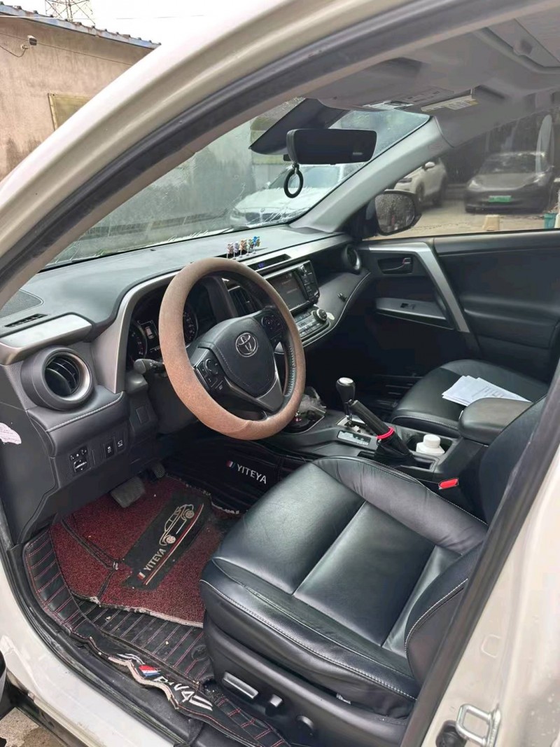 泰州18年丰田RAV44