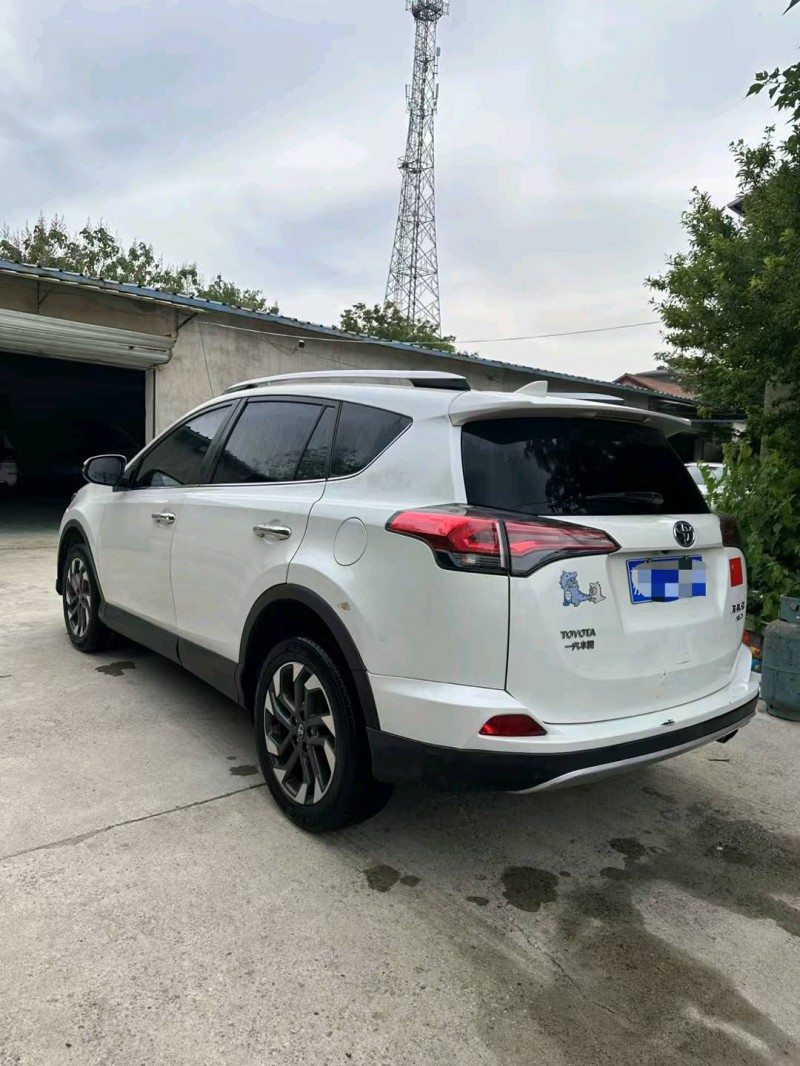 泰州18年丰田RAV45