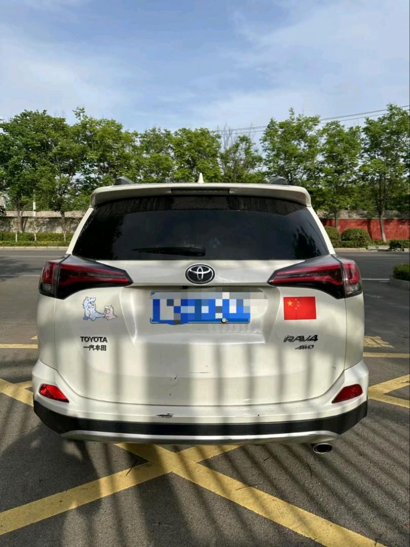 泰州18年丰田RAV47