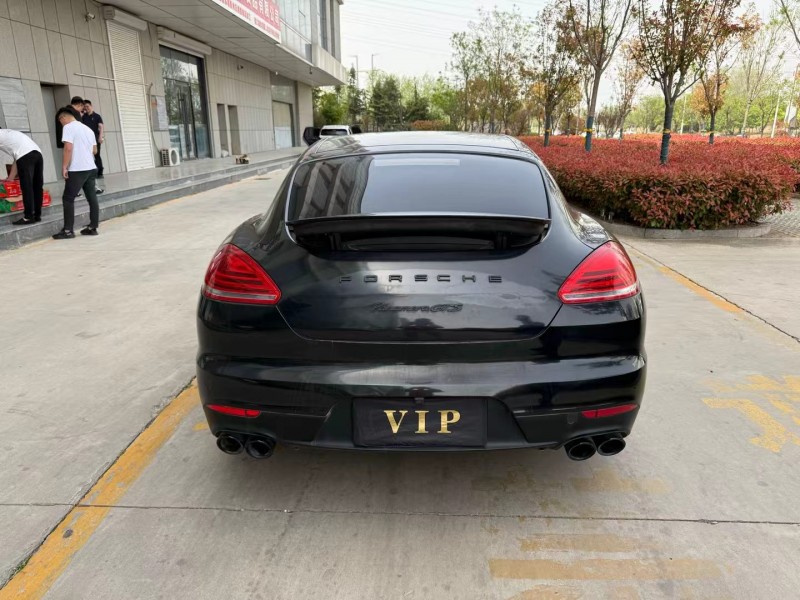 濟寧12年保時捷帕拉梅拉9