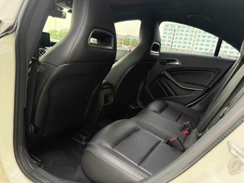 徐州17年奔驰CLA4