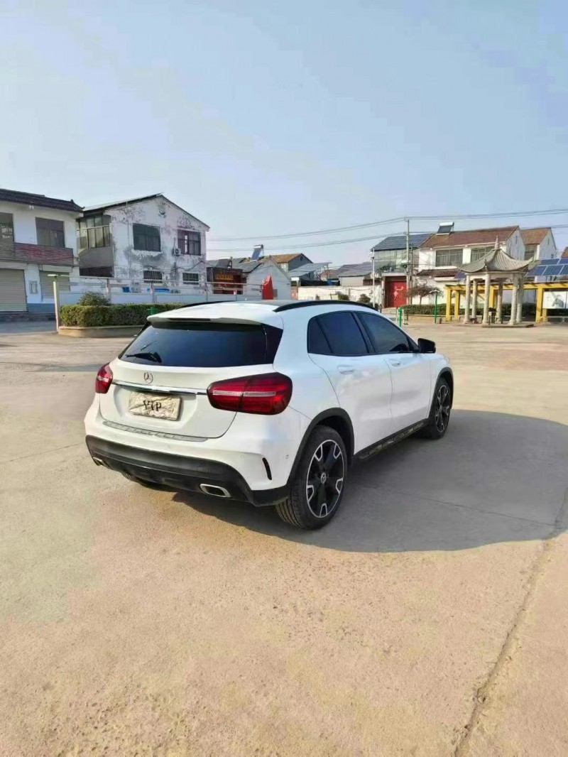 徐州19年奔驰GLA5