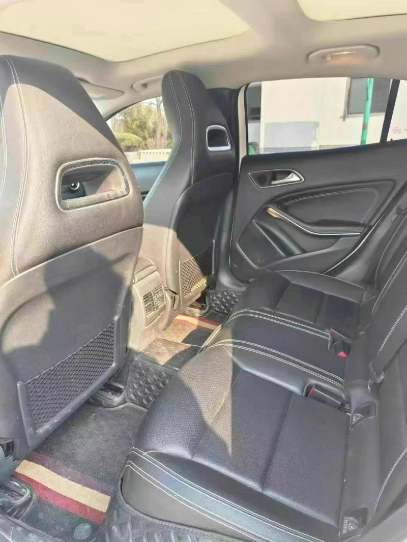 徐州19年奔驰GLA7