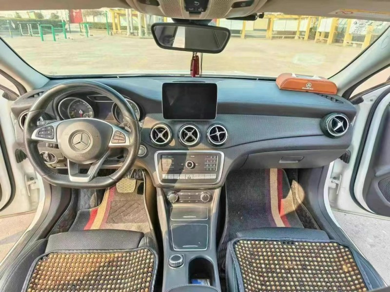 徐州19年奔驰GLA8