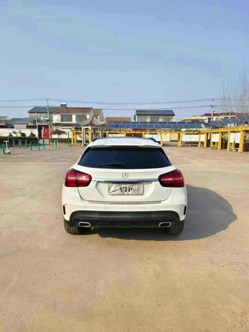 徐州19年奔驰GLA9