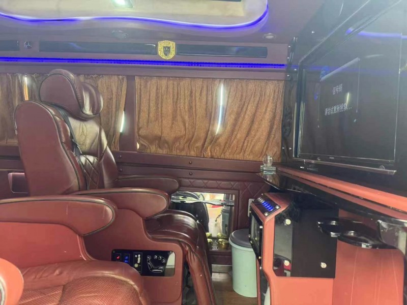 徐州15年奔驰威霆7