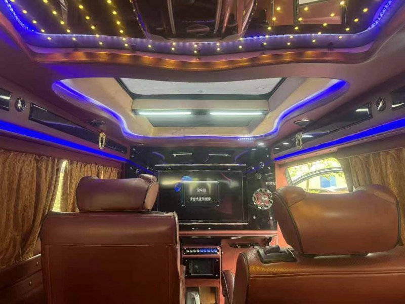 徐州15年奔驰威霆8