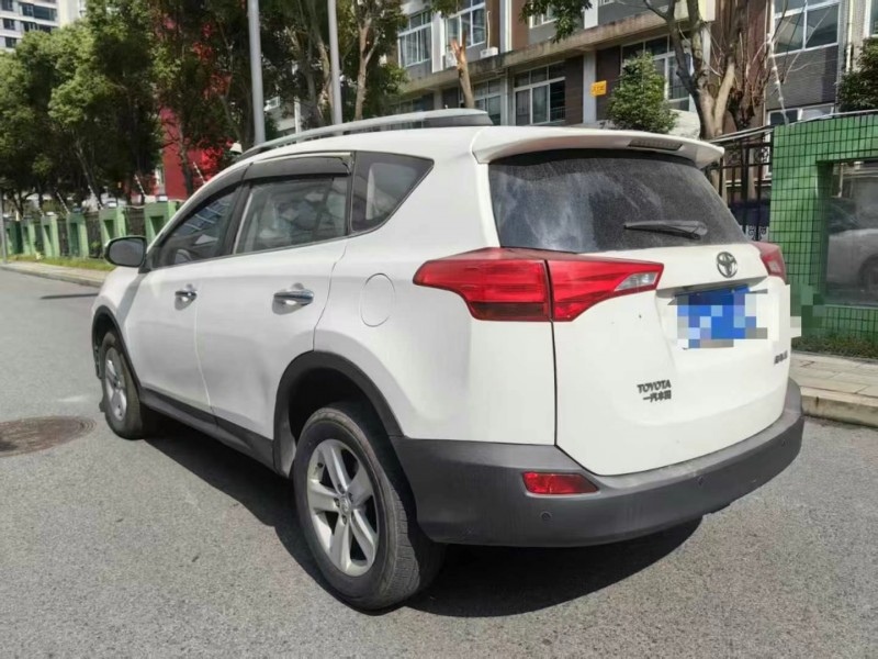 成都14年豐田RAV4榮放7